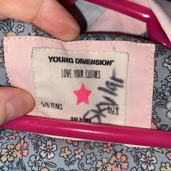 Young
Dimension snap front coat with hood light pink size 5/6 - Picture 5 of 7